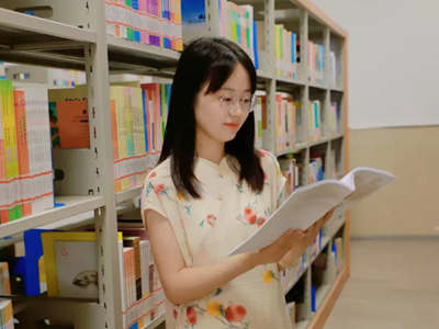 融韵教师 | 月读者李若男：心怀热爱 追光前行